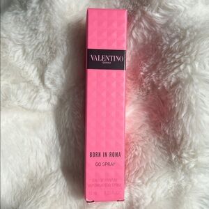 Valentino Women’s Born in Roma 💗 NIB